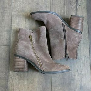 CROWN VINTAGE TAN SUEDE BOOTS 8.5